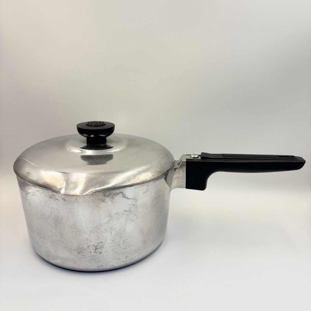 Vintage Magnalite GHC 3 Quarts 4683 Double Spout Pour Pot Sauce Pan With Lid USA